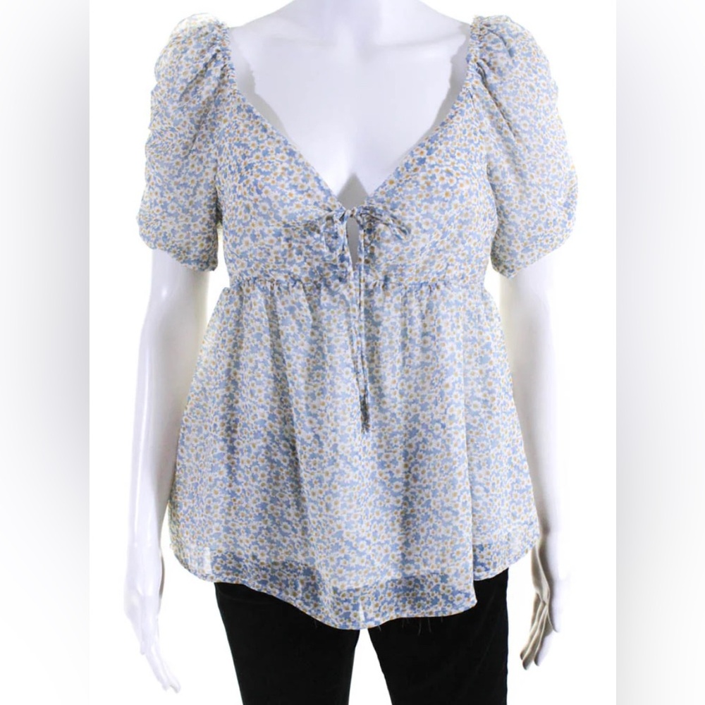 Louna Daisy Tie Keyhole Short Sleeve Top. Size M